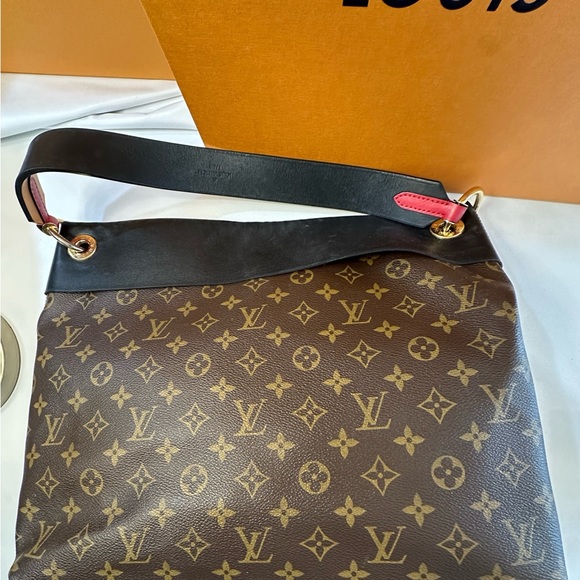 Authentic Louis Vuitton Tuileries Hobo with Red Interior - Picture 2 of 12